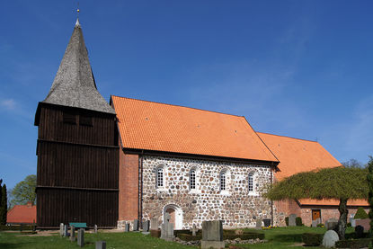 Außenansicht der St.-Marien-Kirche in Gudow - Copyright: Manfred Maronde