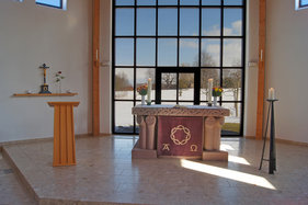 Der Altar in der Versöhnungskirche Travemünde