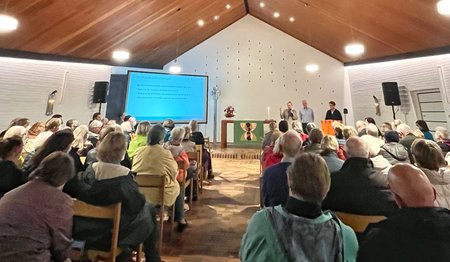 Blick in die Kirche St. Augustinus in Lübeck während der Info-Veranstaltung