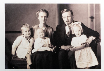 Historisches Familienfoto - Copyright: KKLL