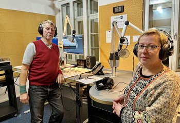 Zwei Personen in einem Radiostudio - Copyright: Bastian Modrow