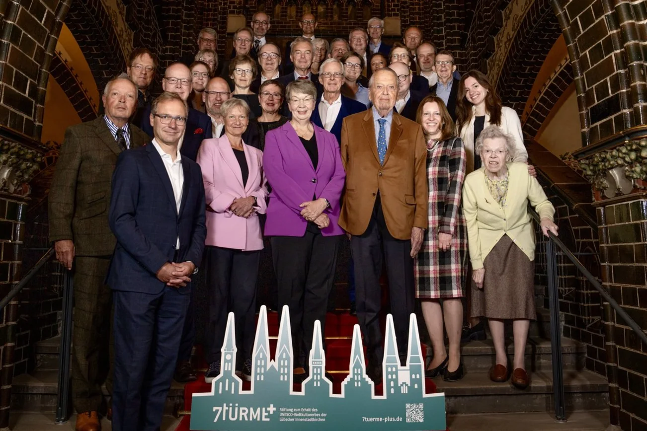 Gruppenbild im Rathaus 