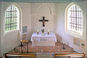 Innenansicht der Wege-Kapelle in Klein Grönau