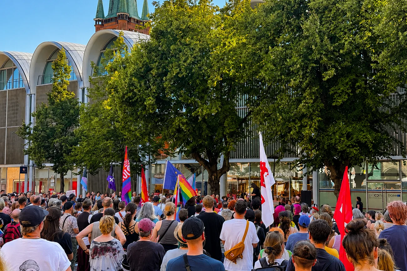 Mahnwache zum Anschlag auf CSD Berlin