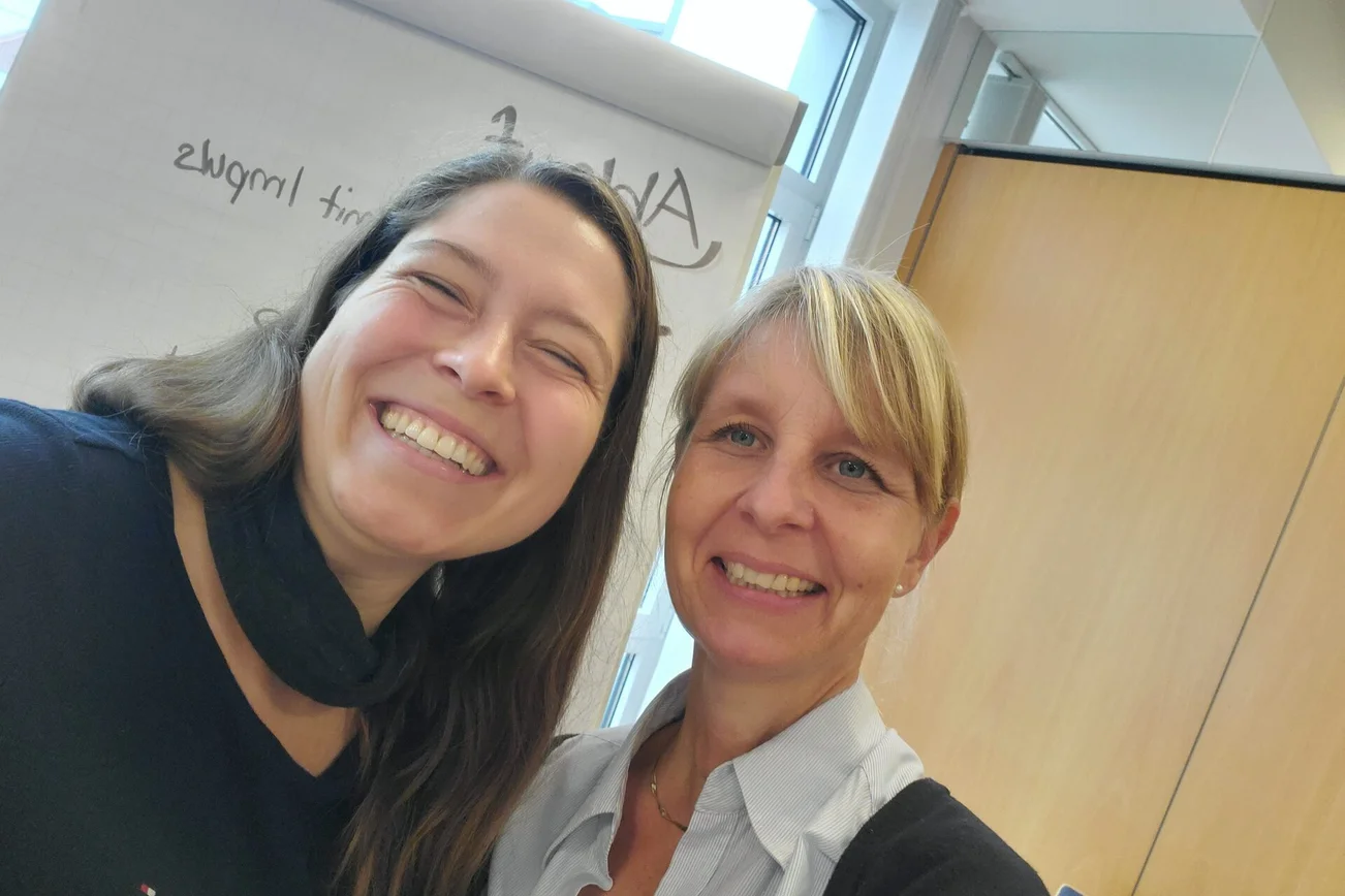 Selfie mit zwei Frauen