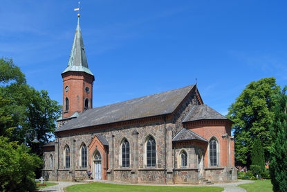 Außenansicht der St.-Marien-Kirche Basthorst - Copyright: Manfred Maronde Kirche St. Marien - Copyright: Manfred Maronde