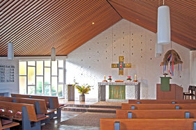 Innenansicht der Katharinenkapelle Müssen mit Blick auf den Altar