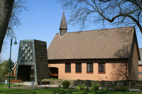 Außenansicht der Maria-Magdalenen-Kapelle Talkau von der Seite