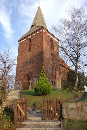 Die Außenansicht der Maria-Magdalenen-Kirche in Berkenthin