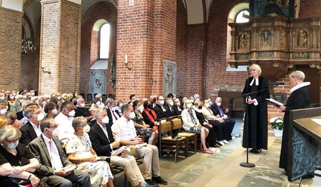 Der Blick auf die Festgemeinde im Ratzeburger Dom.