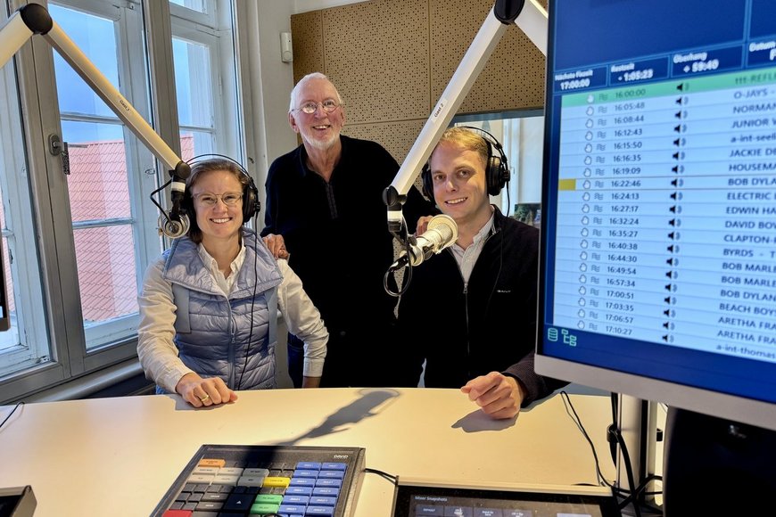 Drei Menschen in einem Radiostudio - Copyright: Bastian Modrow