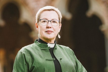 Eine Frau mit kurzen Haaren blickt ernst in die Kamera. - Copyright: Guido Kollmeier