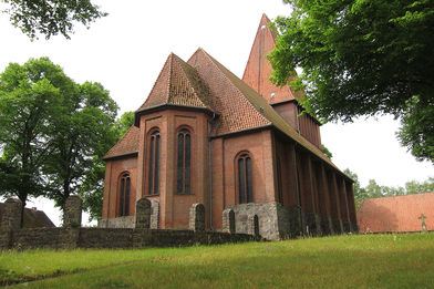 Außenansicht der Kirche in Nusse von Osten