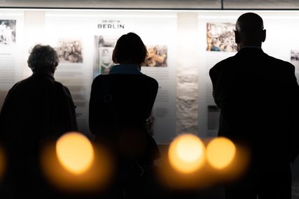Ausstellung in Kirche - Silhouetten - Copyright: Oliver Beck