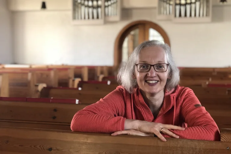 Andrea Battige in der Heilig-Geist-Kirche Mölln