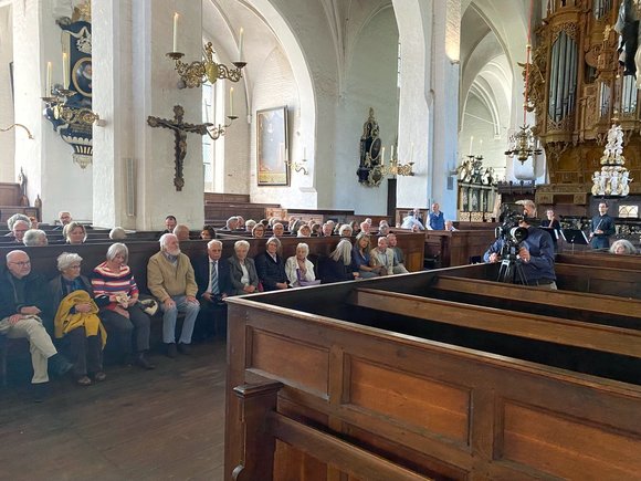 Blick in eine Kirche