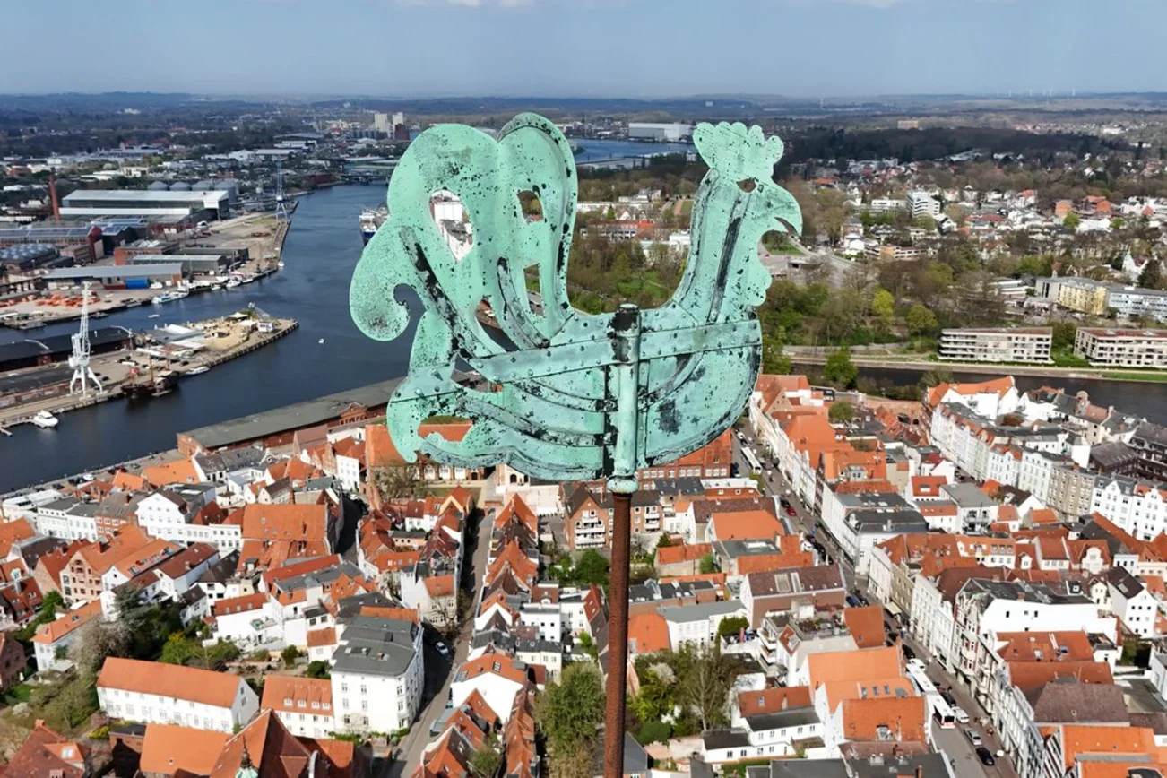 Blick auf den Hahn von St. Jakobi 