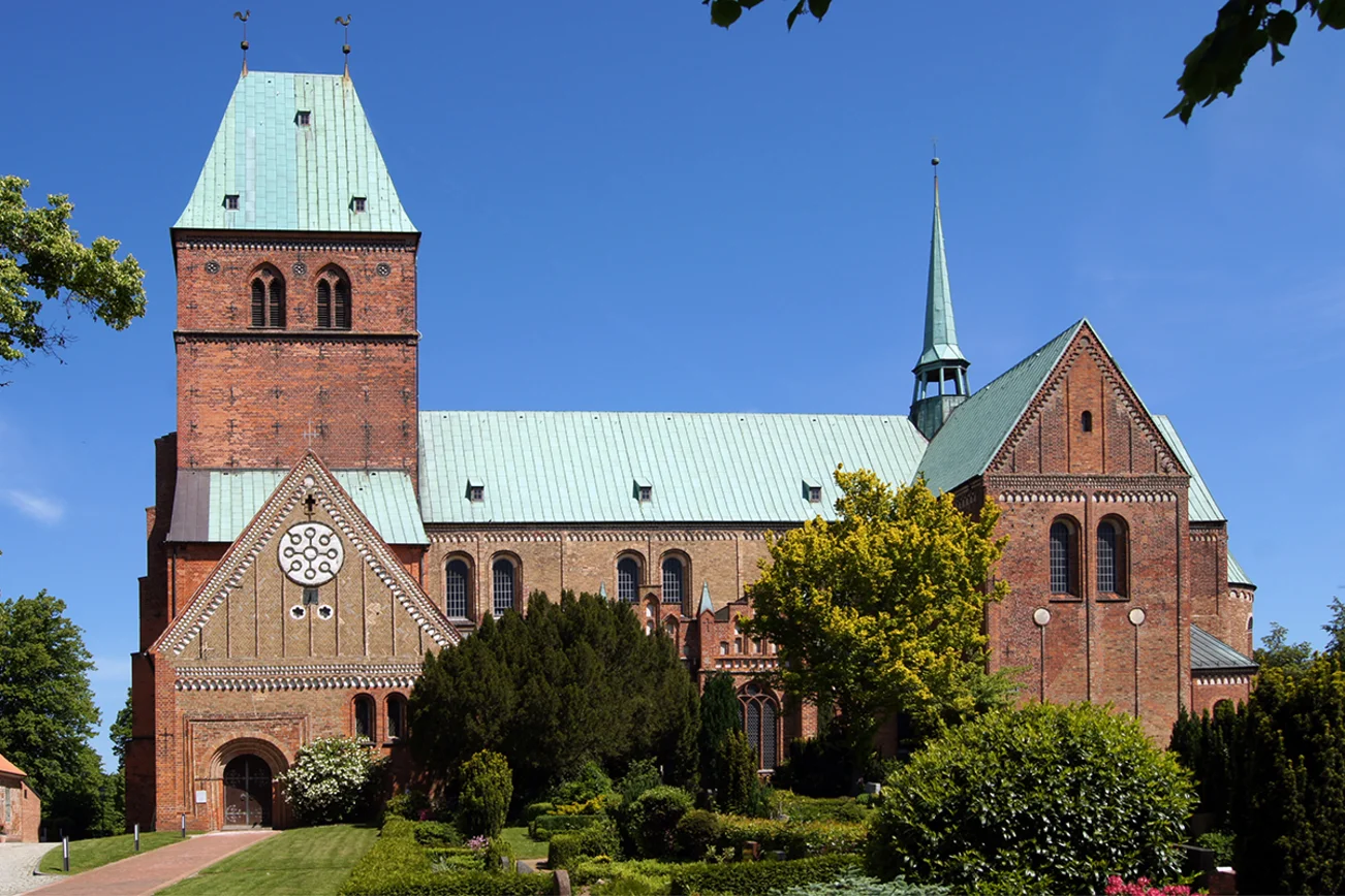 Seitliche Außenansicht des Ratzeburger Doms