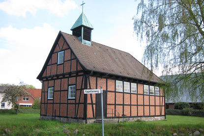 Außenansicht der St.-Annen-Kapelle in Grambek