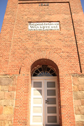 Eingang der St.-Jacobi-Kirche Hamwarde