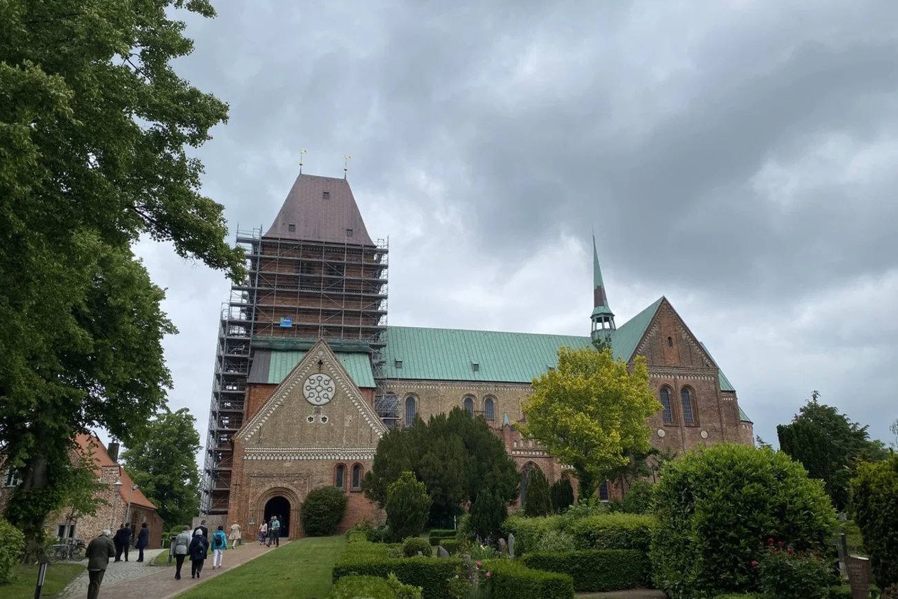 Blick auf eine Kirche