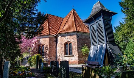 Blick auf eine Kirche