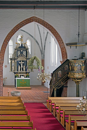 Innenraum der St.-Willehad-Kirche in Groß Grönau