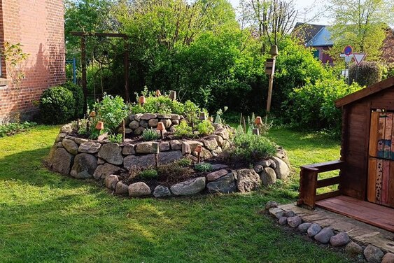 Pastoratsgarten Kräuterschnecke - Copyright: Isabel Zernig