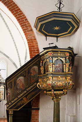 Kanzel der St.-Willehad-Kirche in Groß Grönau