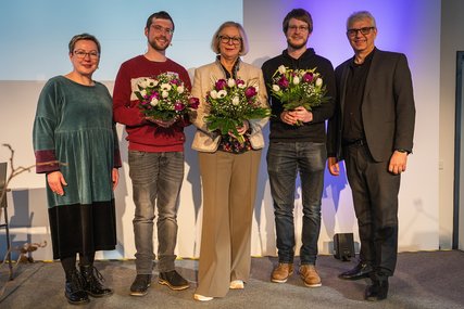 Die beiden Pröpste und das gewählte Präsidium aus einer Vorsitzenden und zwei Vertreter. - Copyright: Oliver Beck