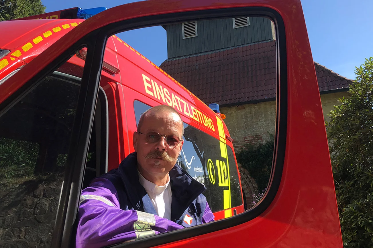 Jürgen Hensel ist Notfall- und Feuerwehrseelsorger im Kreis Herzogtum Lauenburg. (Archiv)