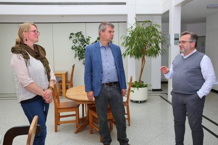 Menschen in einem Raum - Copyright: Thomas Biller