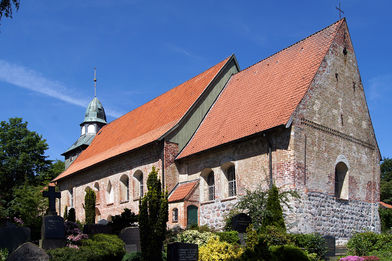 Außenansicht St. Georg auf dem Berge von schräg hinten - Copyright: Manfred Maronde