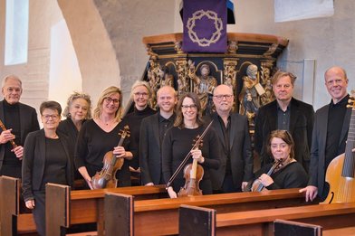 Sängerinnen und Sänger im Kirchenraum - Copyright: Künstlerfoto