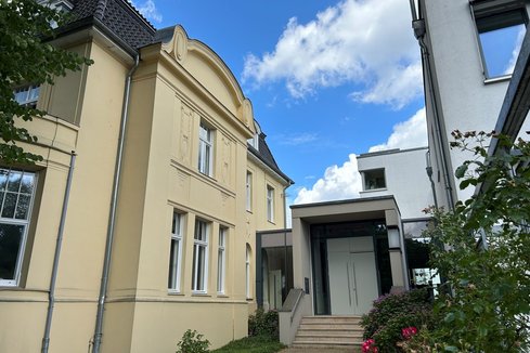 Blick auf das Verwaltungsgebäude des Ev.-Luth. Kirchenkreises Lübeck Lauenburg