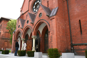 Der Eingang der St.-Matthäi-Kirche