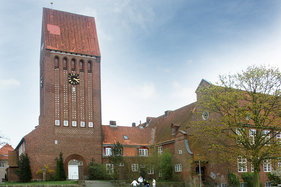 Sicht auf St. Johannes und angrenzende historische Gebäude