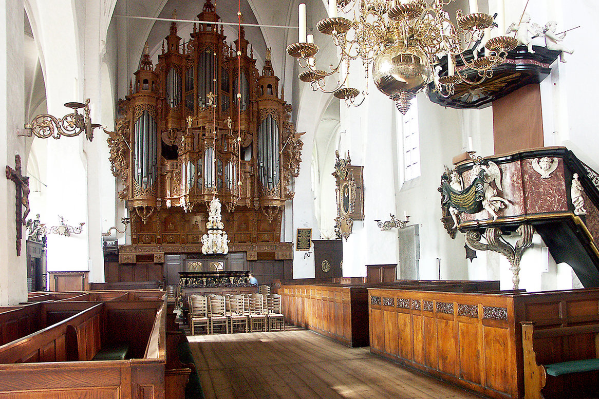 Gottesdienstraum mit Blick auf die Orgel St.-Aegidien-Kirche
