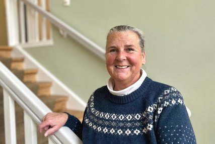 Frau lächelt in die Kamera. - Copyright: Katharina Micheel