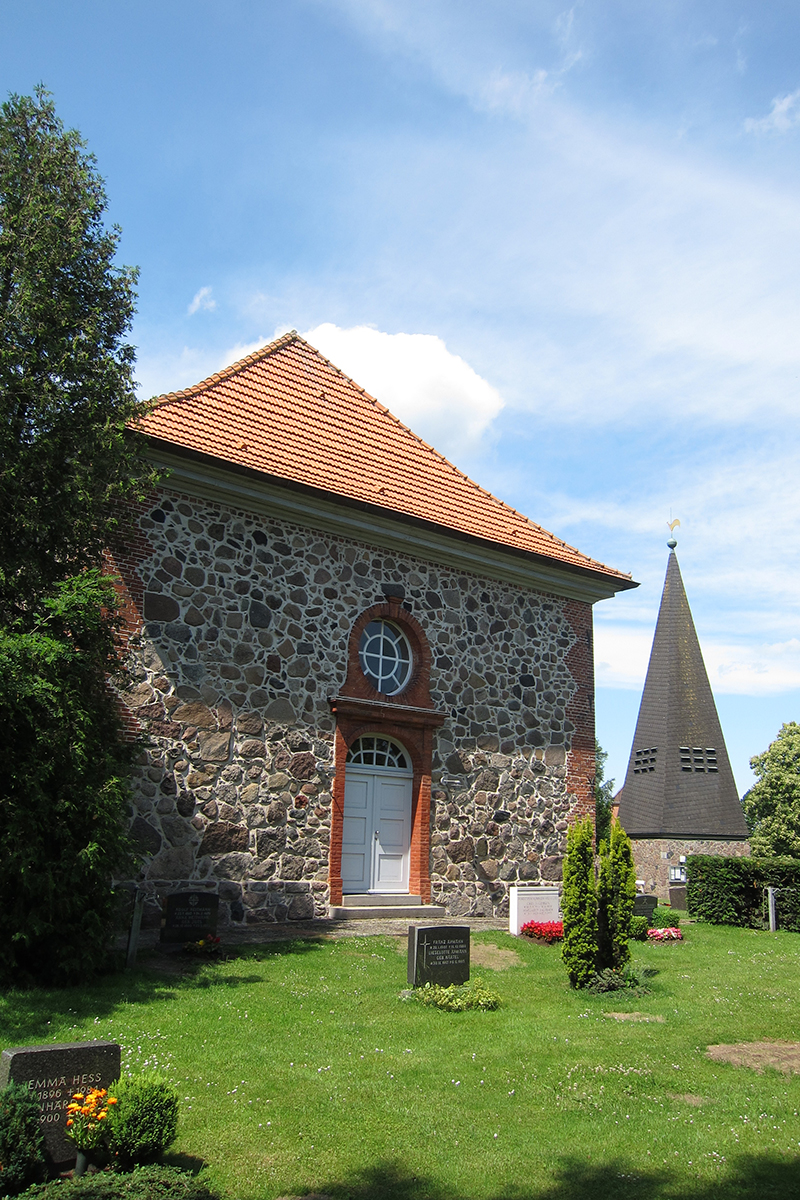Die St.-Andreas-Kirche in Sahms