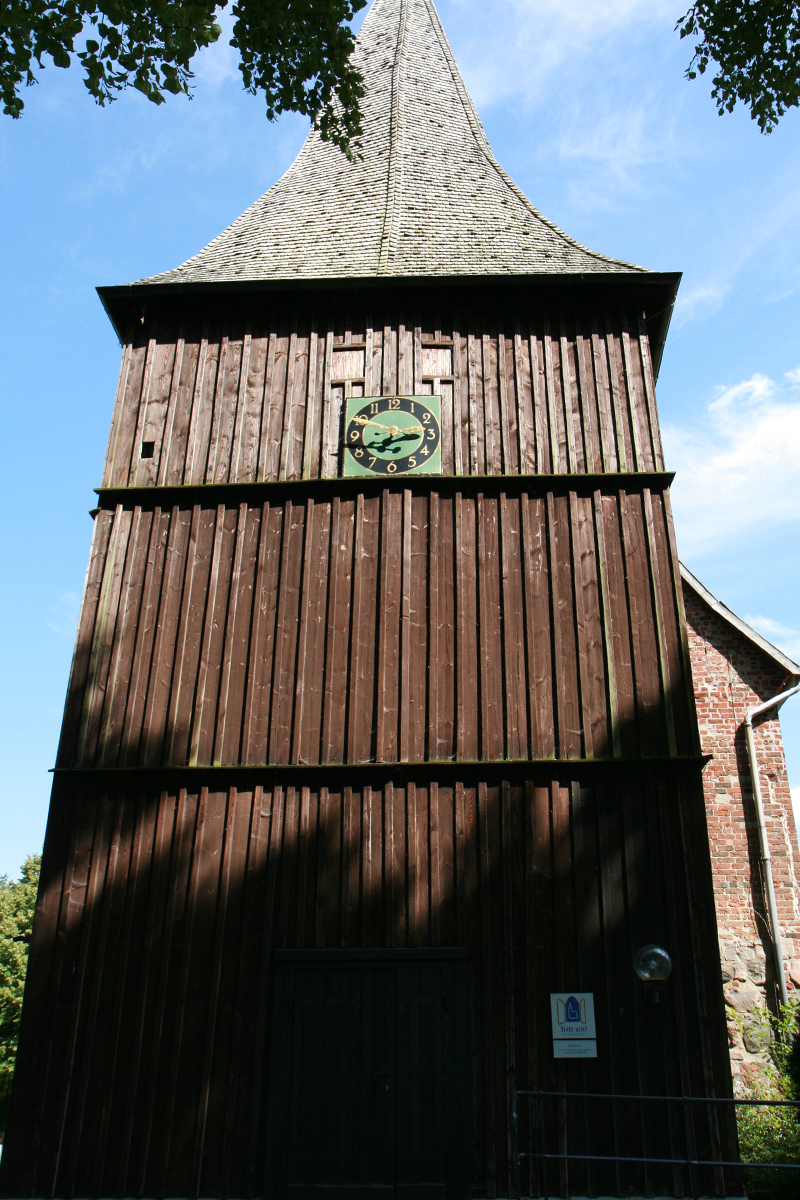 Die Maria-Magdalenen-Kirche in Mustin
