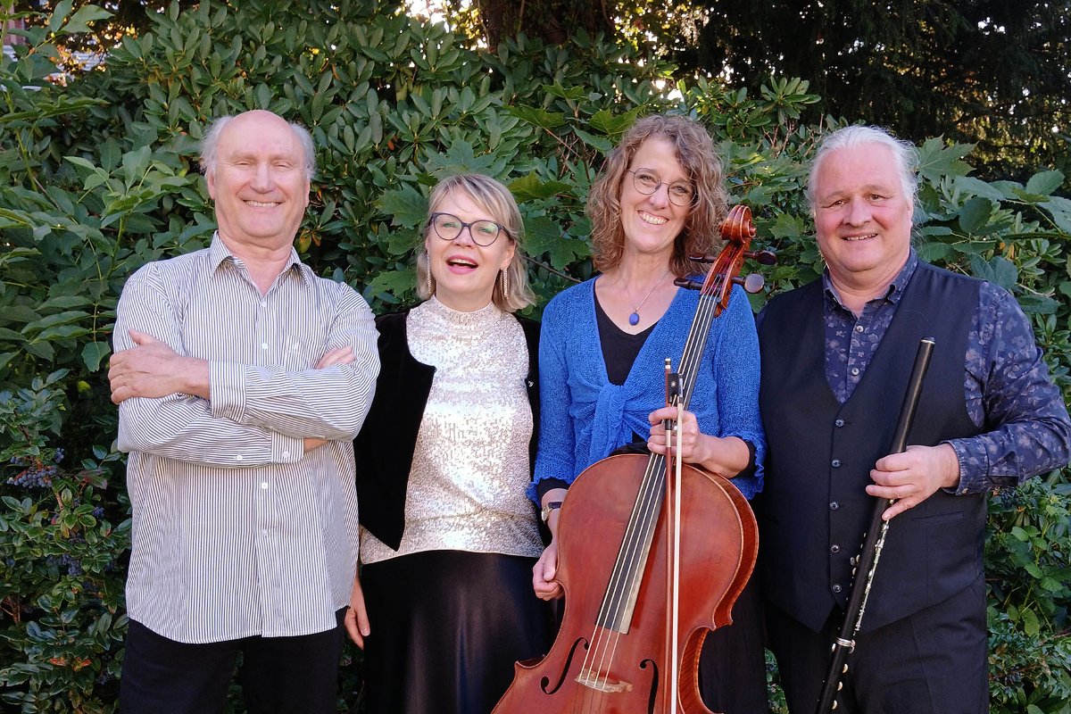 Die Musker:innen des "trio con brio" mit Armin Diedrichsen