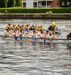 Das Team der Kirchenbauhütte rudert wie verrückt