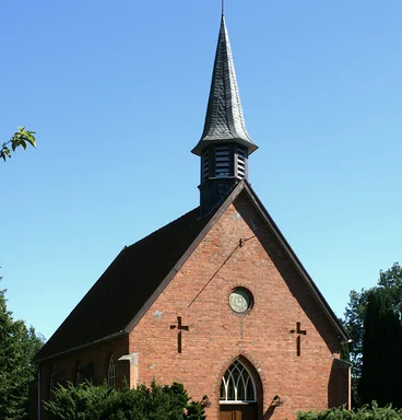 Außenansicht der St.-Johannis-Kapelle in Schnakenbek, Vorderseite