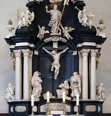blick auf den barocken Altar in St. Lorenz Travemünde