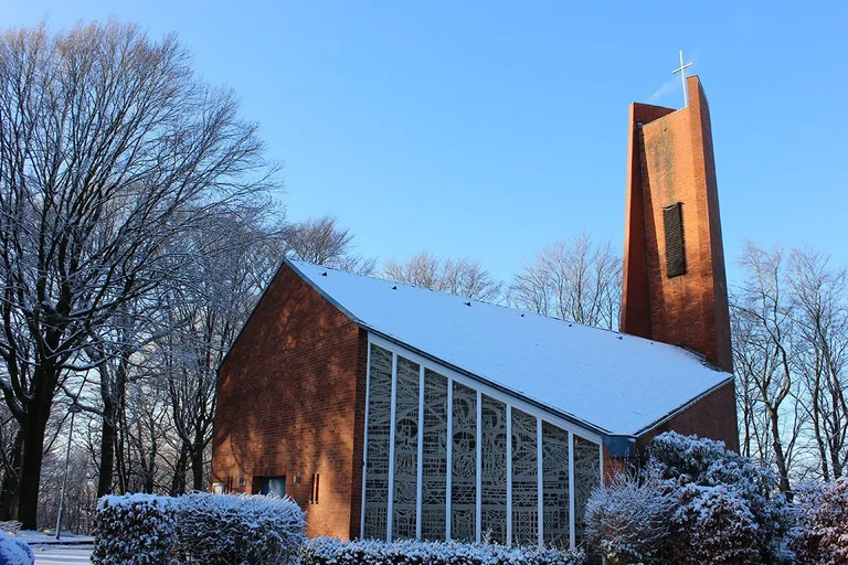 Heilig-Kreuz-Kirche Börnsen im Schnee