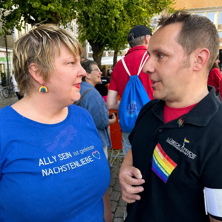Mahnwache zum Anschlag auf CSD Berlin