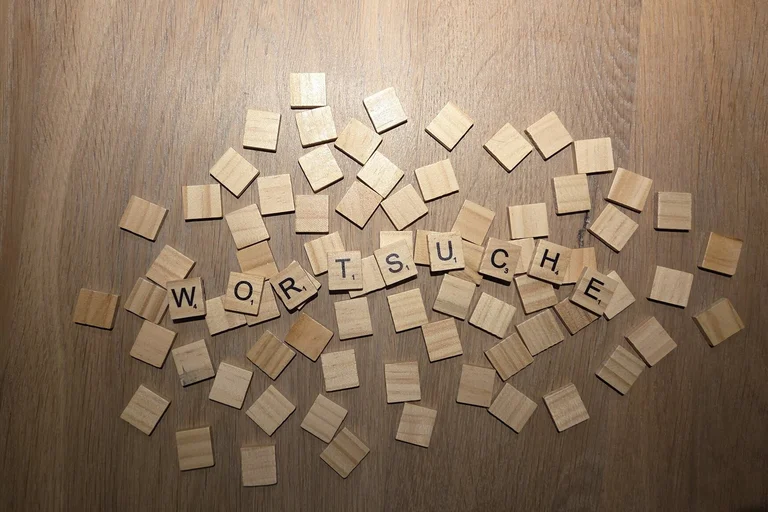 Scrabble Holzbuchstaben Wortsuche