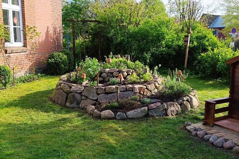 Pastoratsgarten Kräuterschnecke