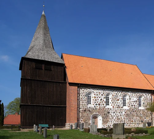 Außenansicht der St.-Marien-Kirche in Gudow